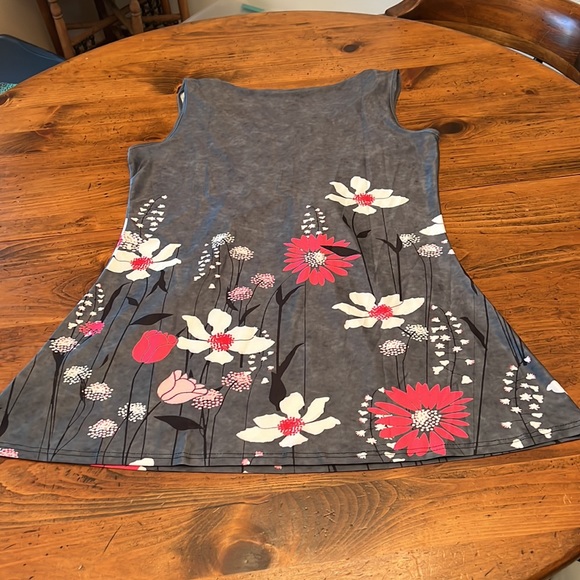 Lily Sleeveless Tunic Gray with Pink & White Flowers Size Large - Picture 2 of 8